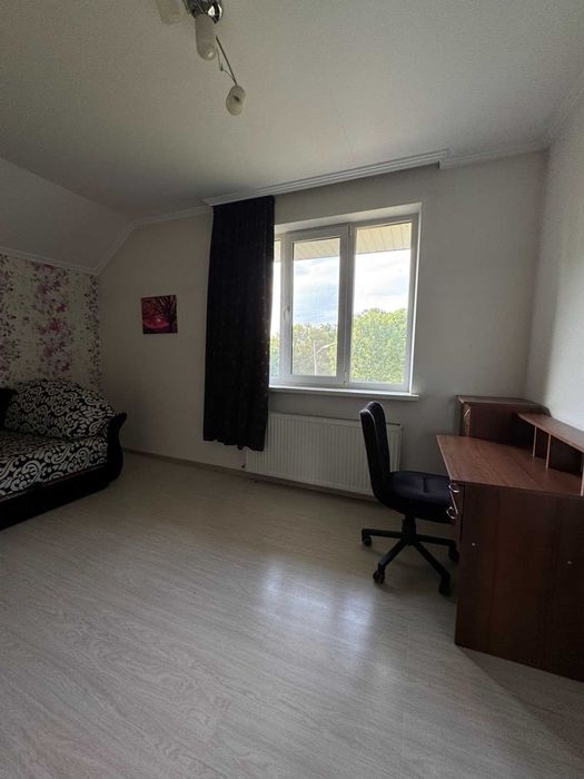 Здається Будинок по вулиці Київській