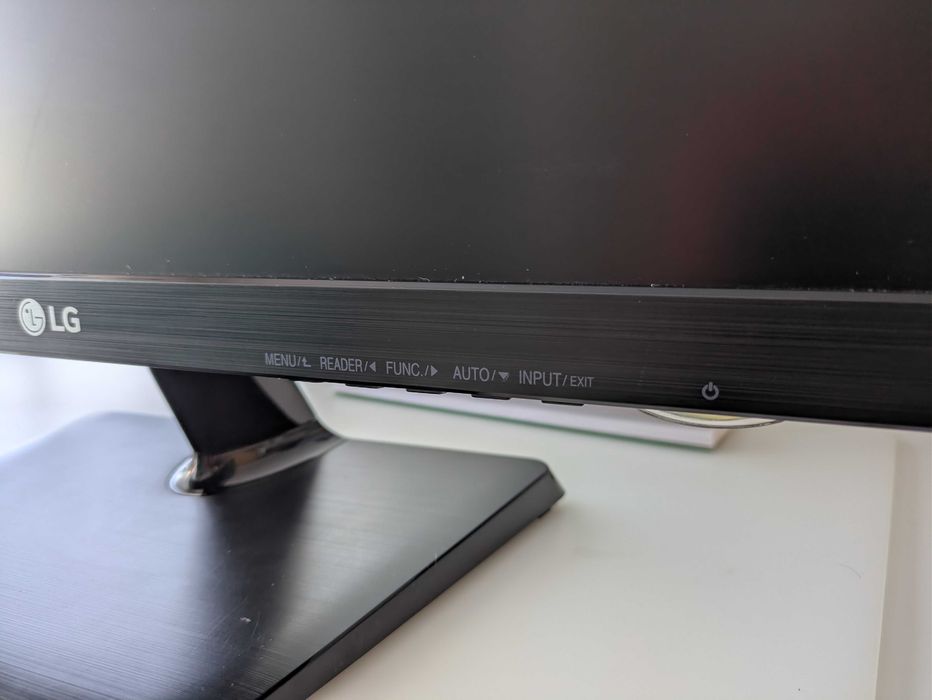 Monitor LG 22M37A