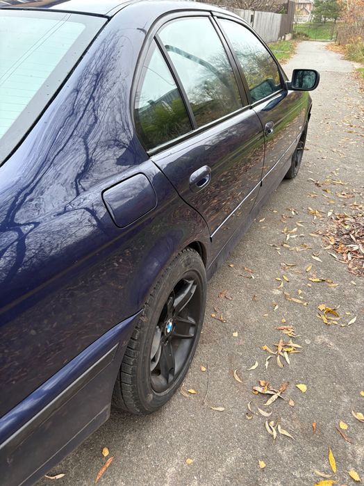Продам BMW e39 2.5 бензин