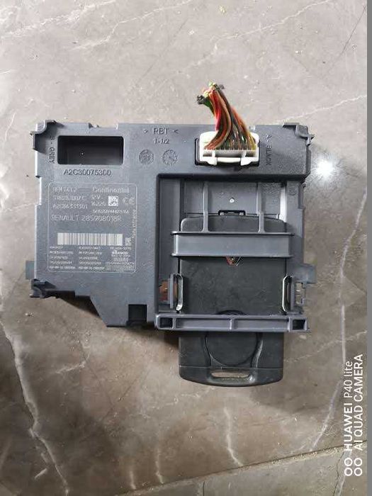 Gniazdo karty komplet Clio IV