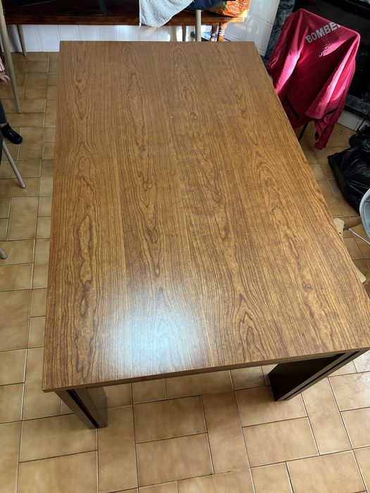 Vendo mesa de cozinha em madeira