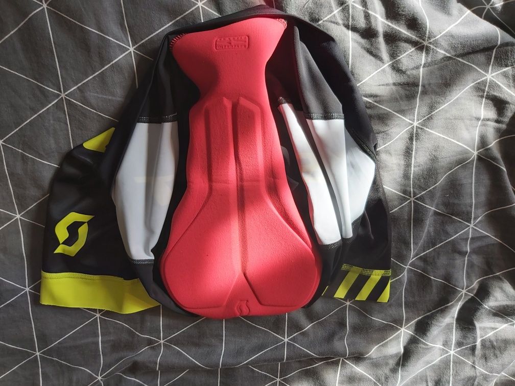 Spodenki rowerowe  marki Scott krótkie (typu  pampers ) rozmiar XL