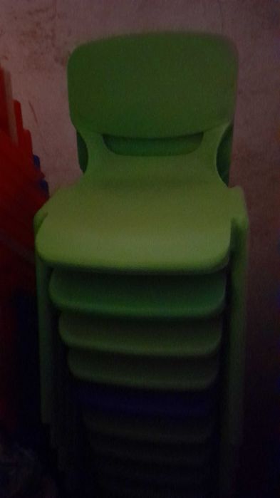 Cadeiras em plástico para criança, várias cores