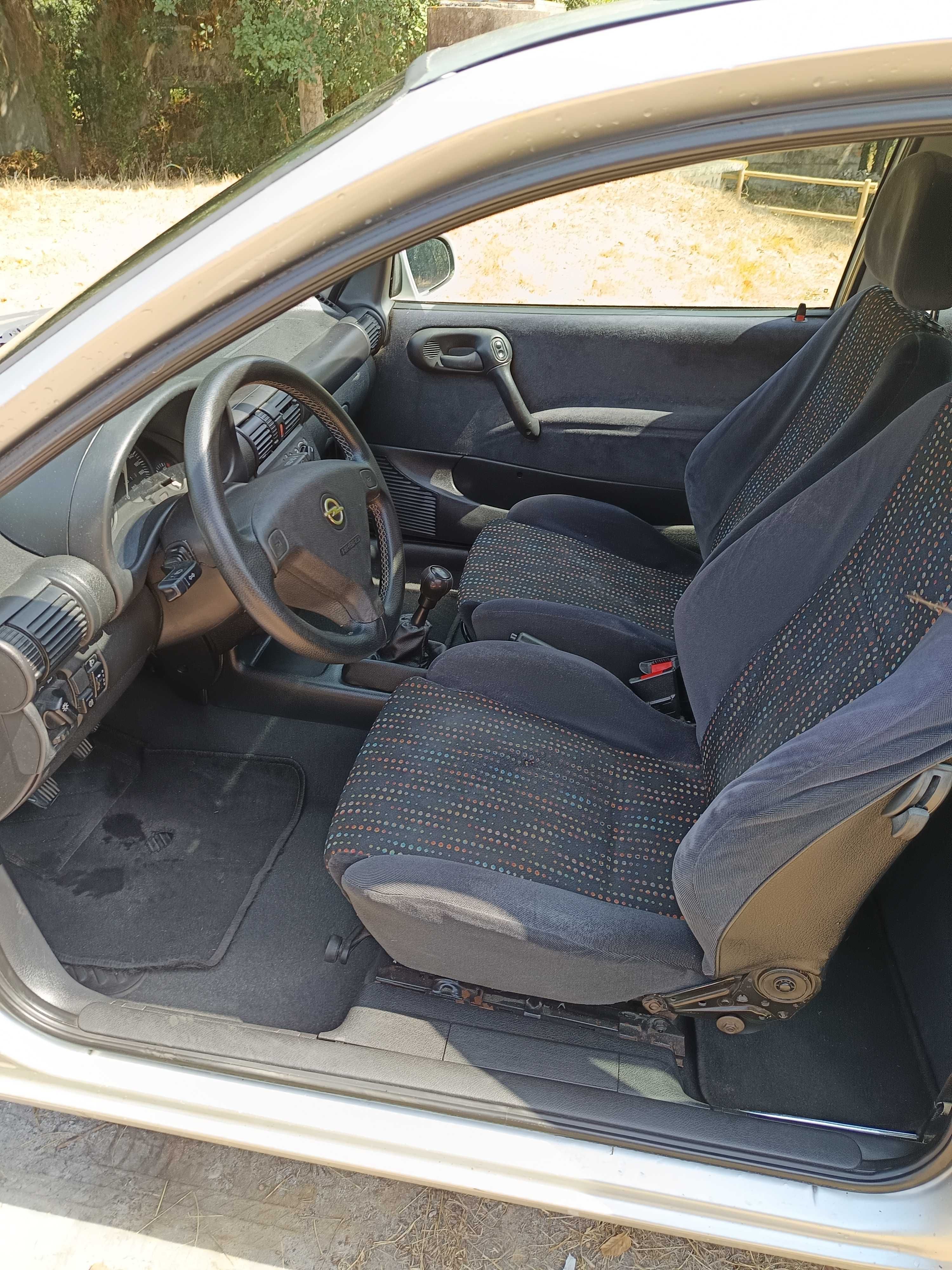 Opel corsa 5 lugares