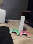 Xbox S Series plus 2 pady