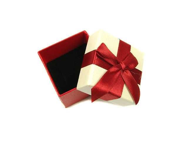 Pudełko opakowanie na pierścionek ecru czerwona kokardka prezent OP08