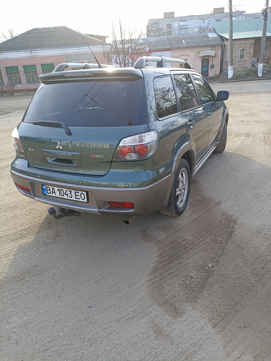 Продам Mitsubishi Outlander 2.4