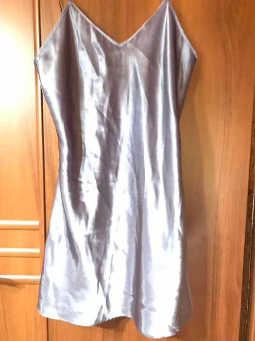 Koszula nocna satynowa fioletowa lub jasnoniebeska, biała, ecru