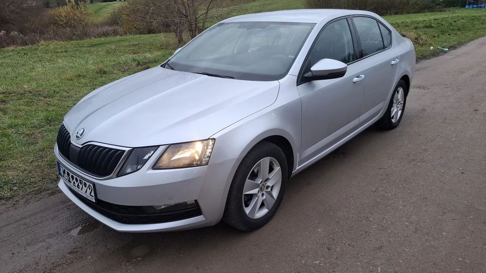 Skoda Octavia Skoda zakupiona z salonu jako drugi właściciel - bezwypadkowa
