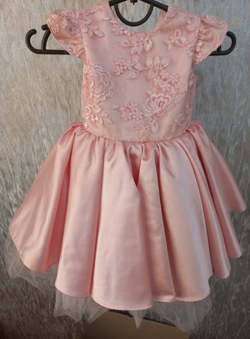 Сукня святкова нарядна на дівчинку фемелі лук
