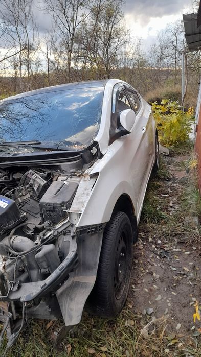 Продам элантру после ДТП.