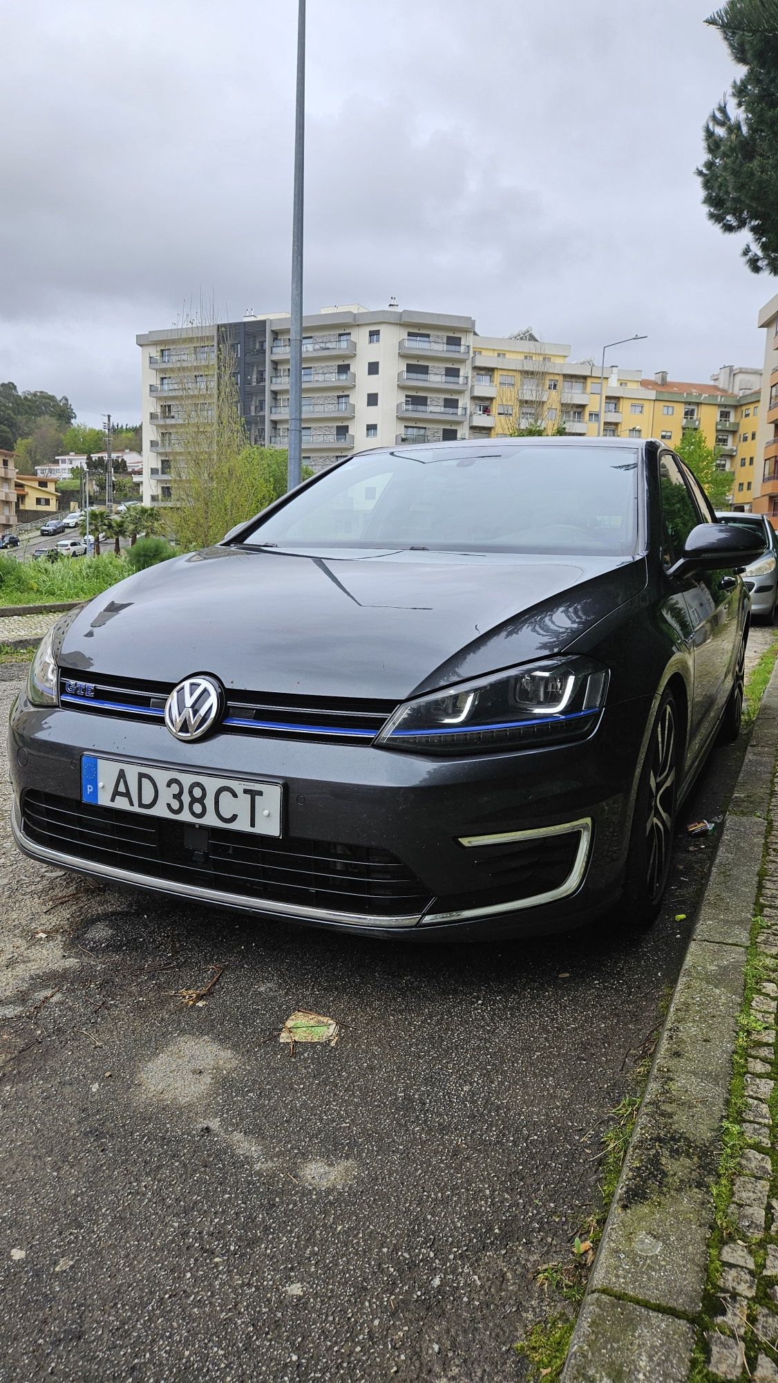 Volkswagen Golf GTE 1.4 Hibrido plug in aceito troca por Mini