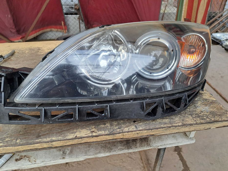 Фари передні  Мазда 3.