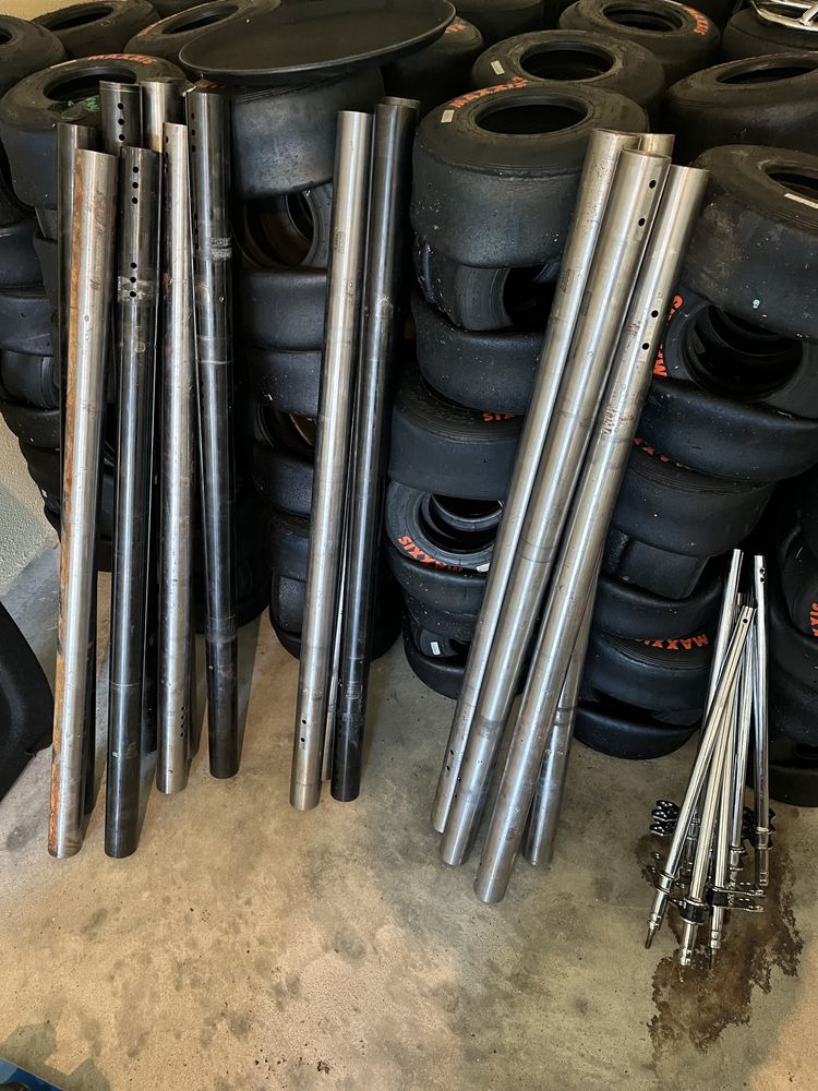 Material Kart + Pneus Maxxis Prime e Option