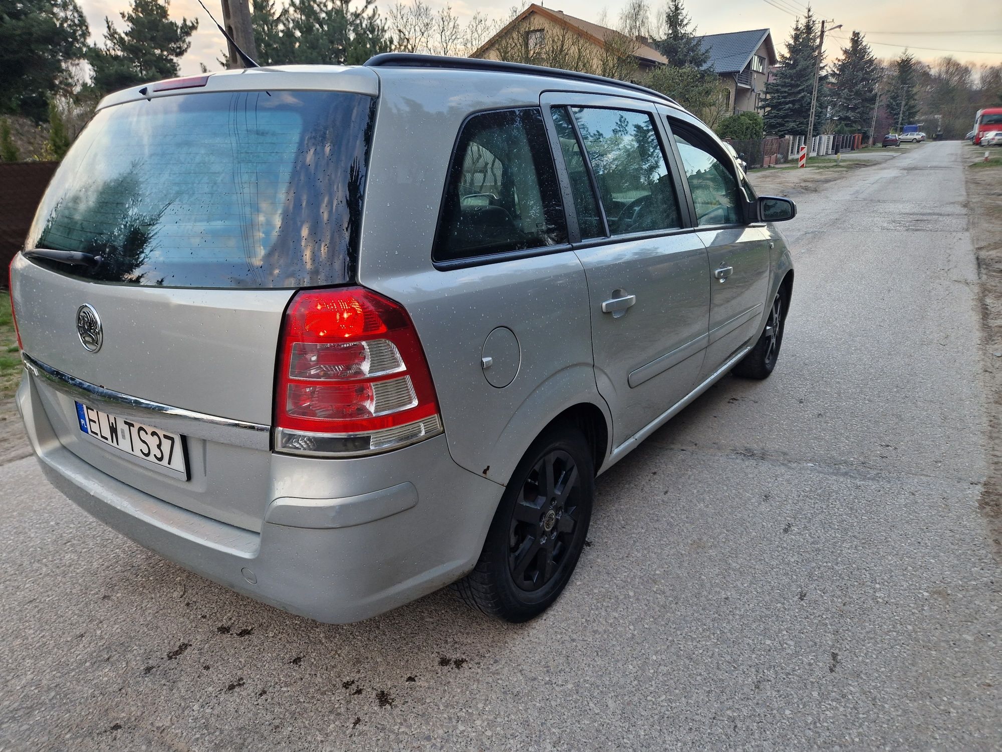 Opel Zafira/Rok 2009/Pój 1.6 Benzyna/7 Osobowy/