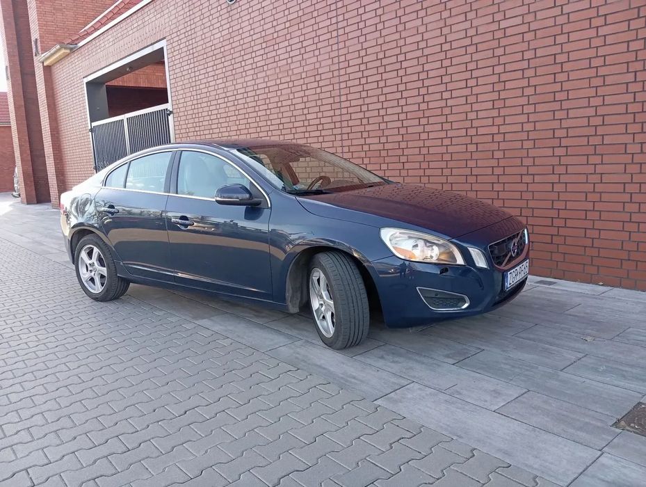 Volvo S60 Volvo S60 2,5T*Automat*Zadbane*Kobieta