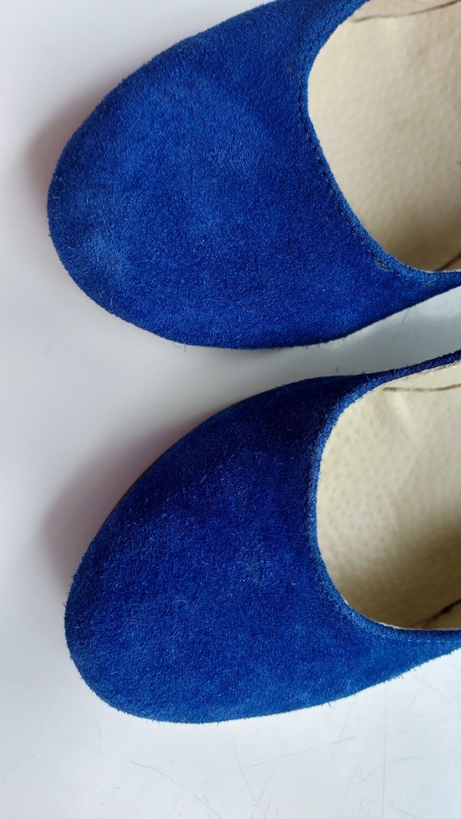 Новые туфли натуральный замш электрик синие