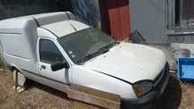 Ford fiesta courrier van 1.8 gasóleo