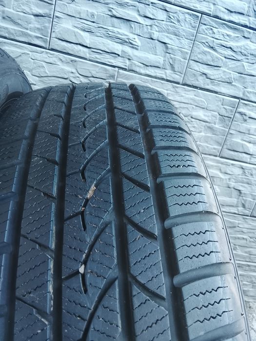 Opony zimowe Falken 195/60R15
