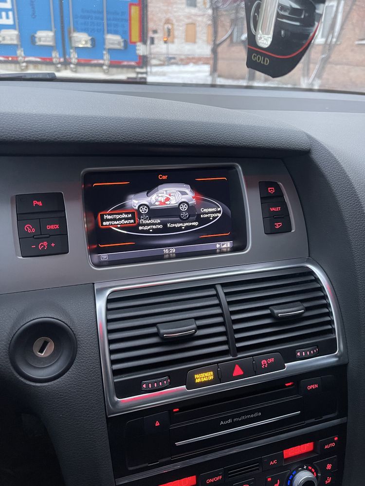 Продам Ауди Q7 2013г.в