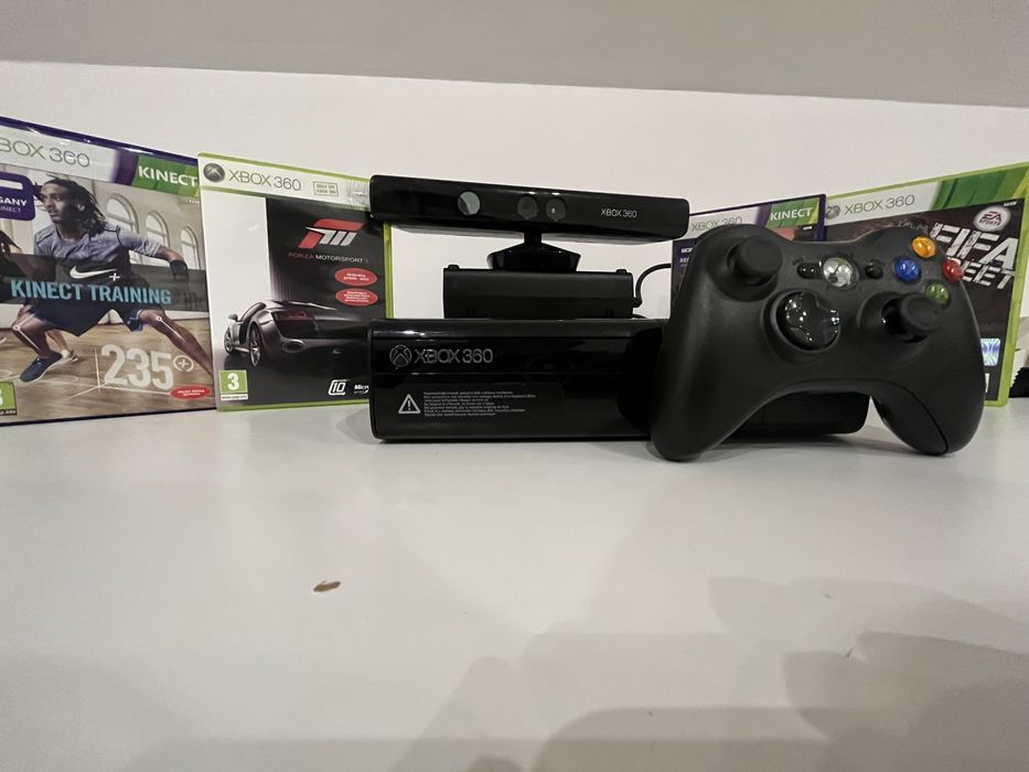 Xbox 360e 250GB 2014 kincet + 4 gry