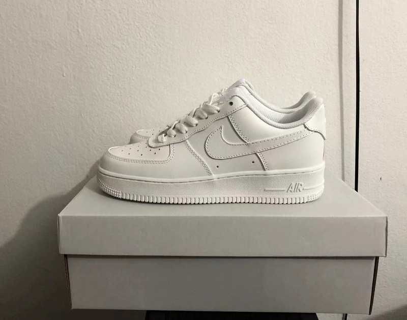 Nike Air Force 1 Low '07 White EU 43