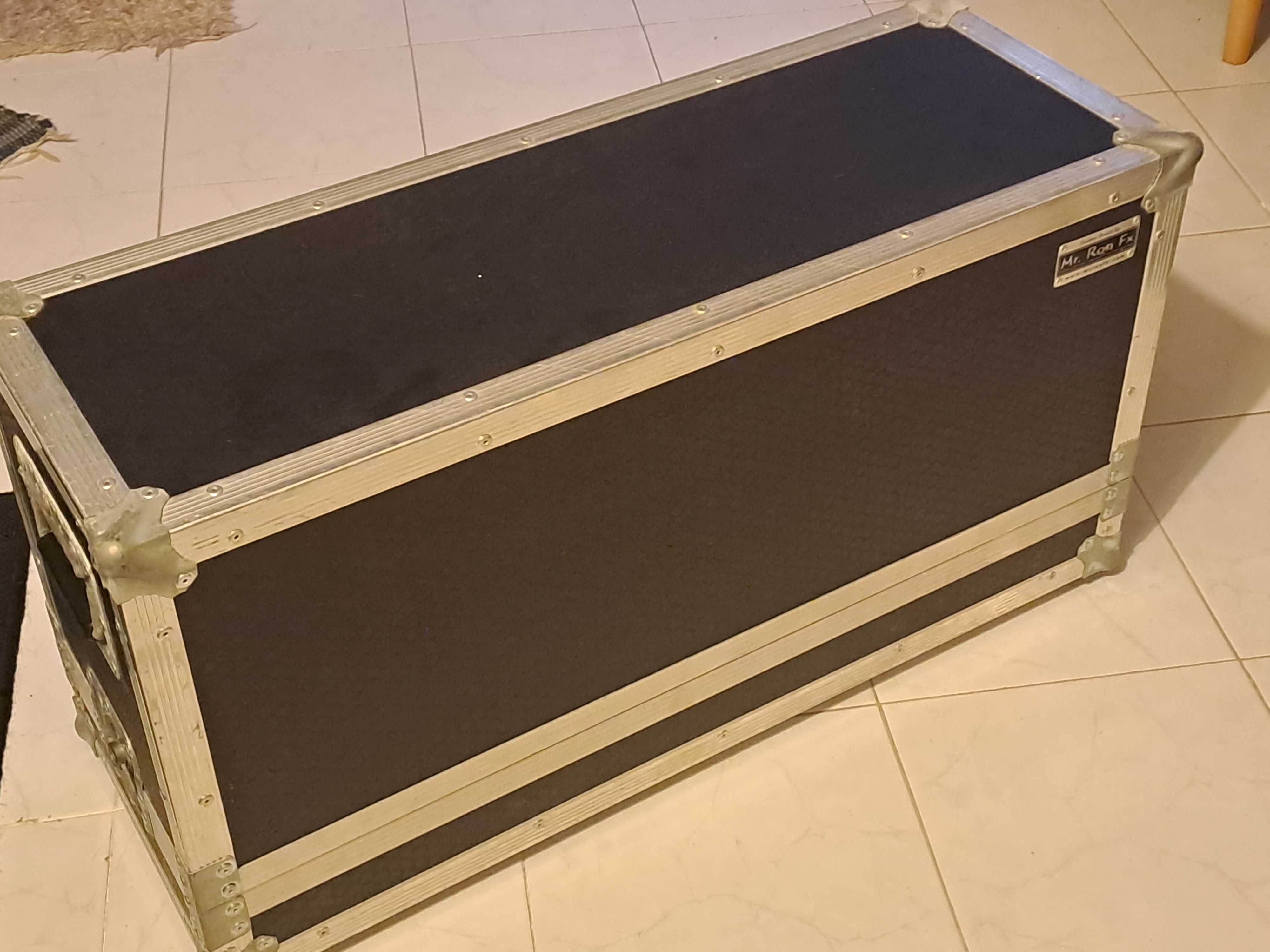 Flight case para Marshall Mr. Ron FX - com medidas