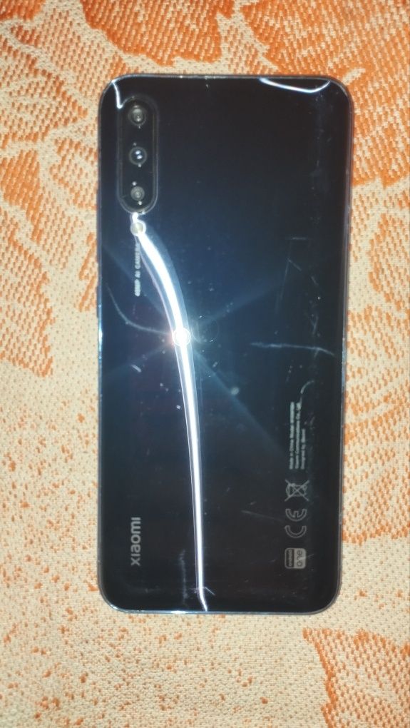 Срочно Продам телефон Xiaomi Mi A3