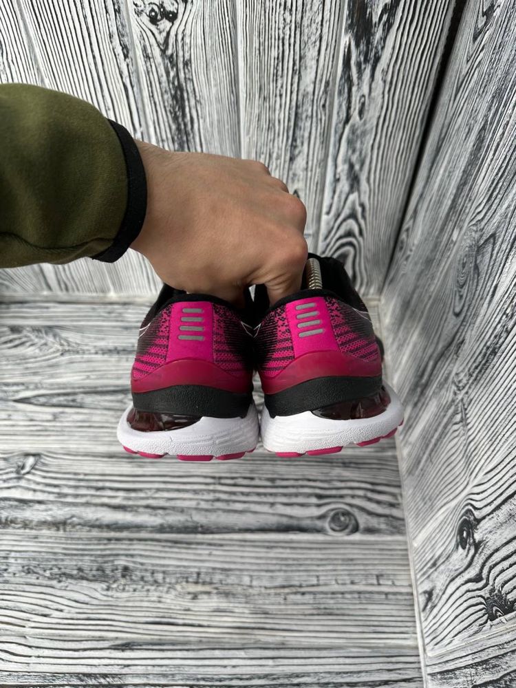 Кросівки - Asics Gel-Kayano 40р