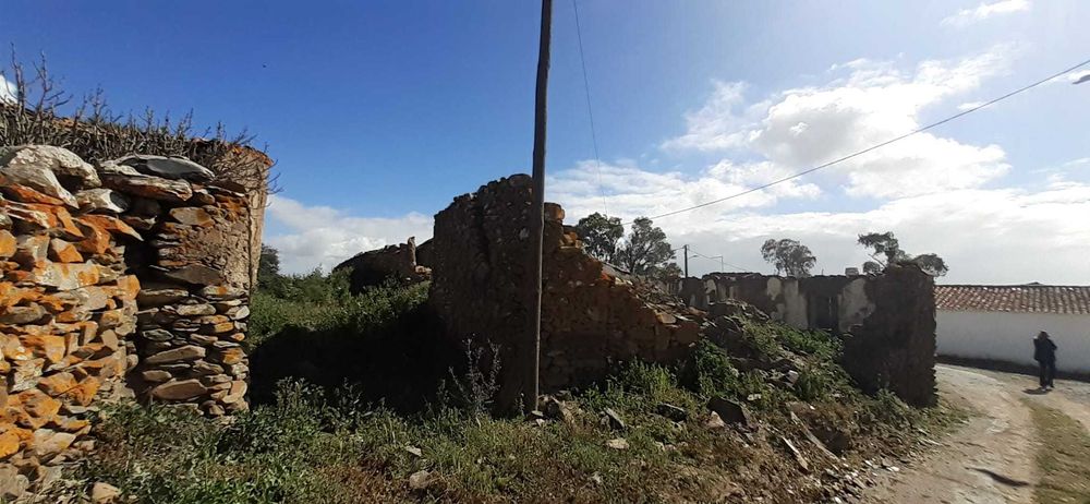 Ruína com 70 m² em Monte das Sorrais (Castro Verde)