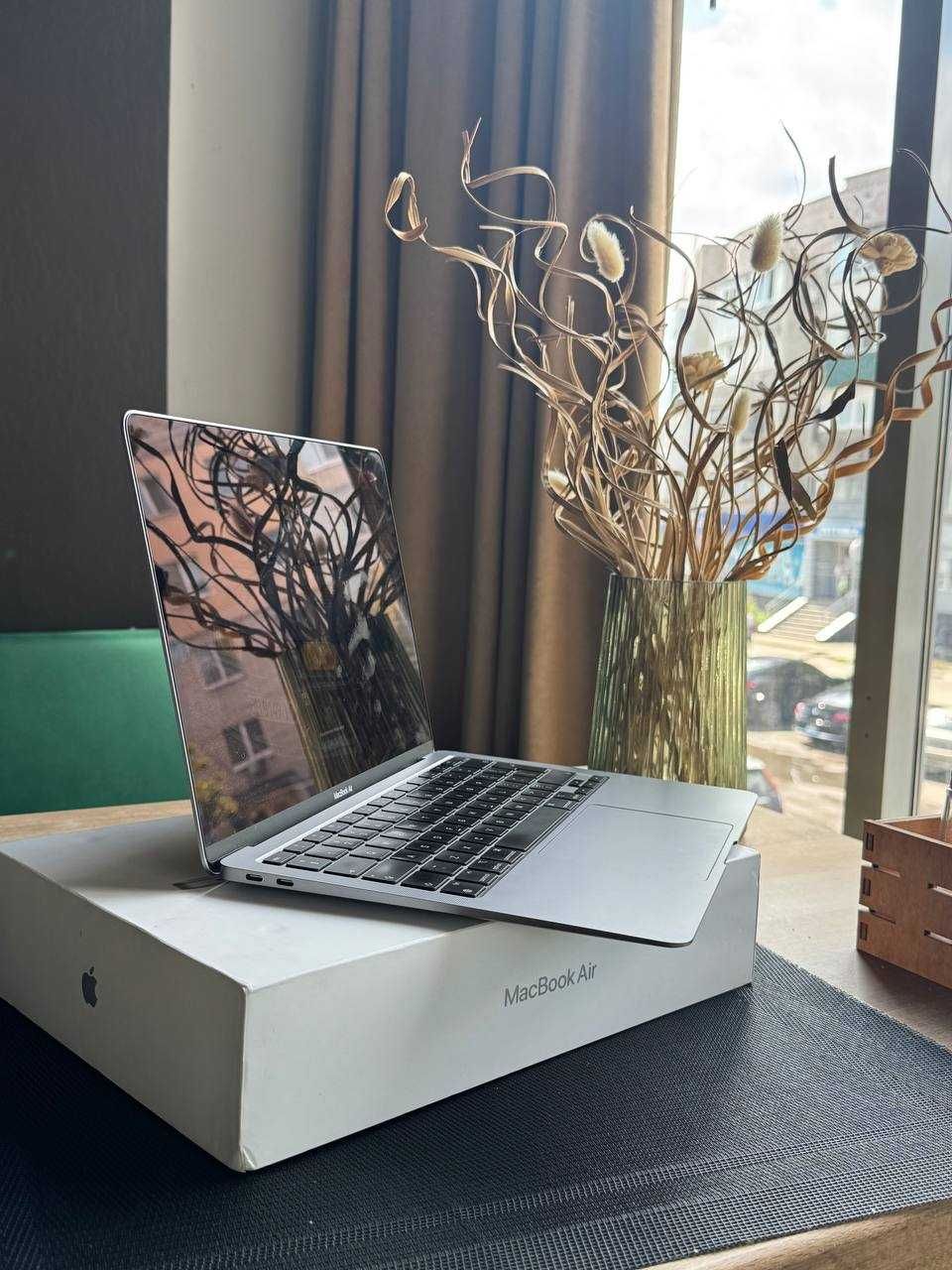 MacBook Air M1 91% батарея в идеале полный комплект