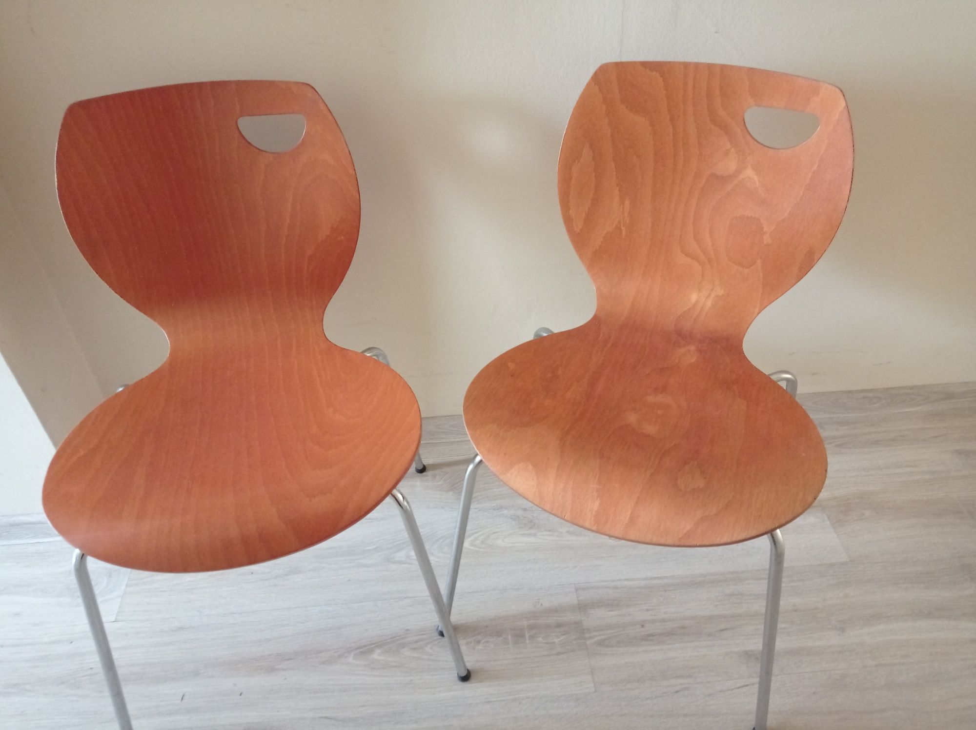 Krzesła różne modele i kolory