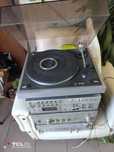 Gira discos da Philips mais pratos de louça