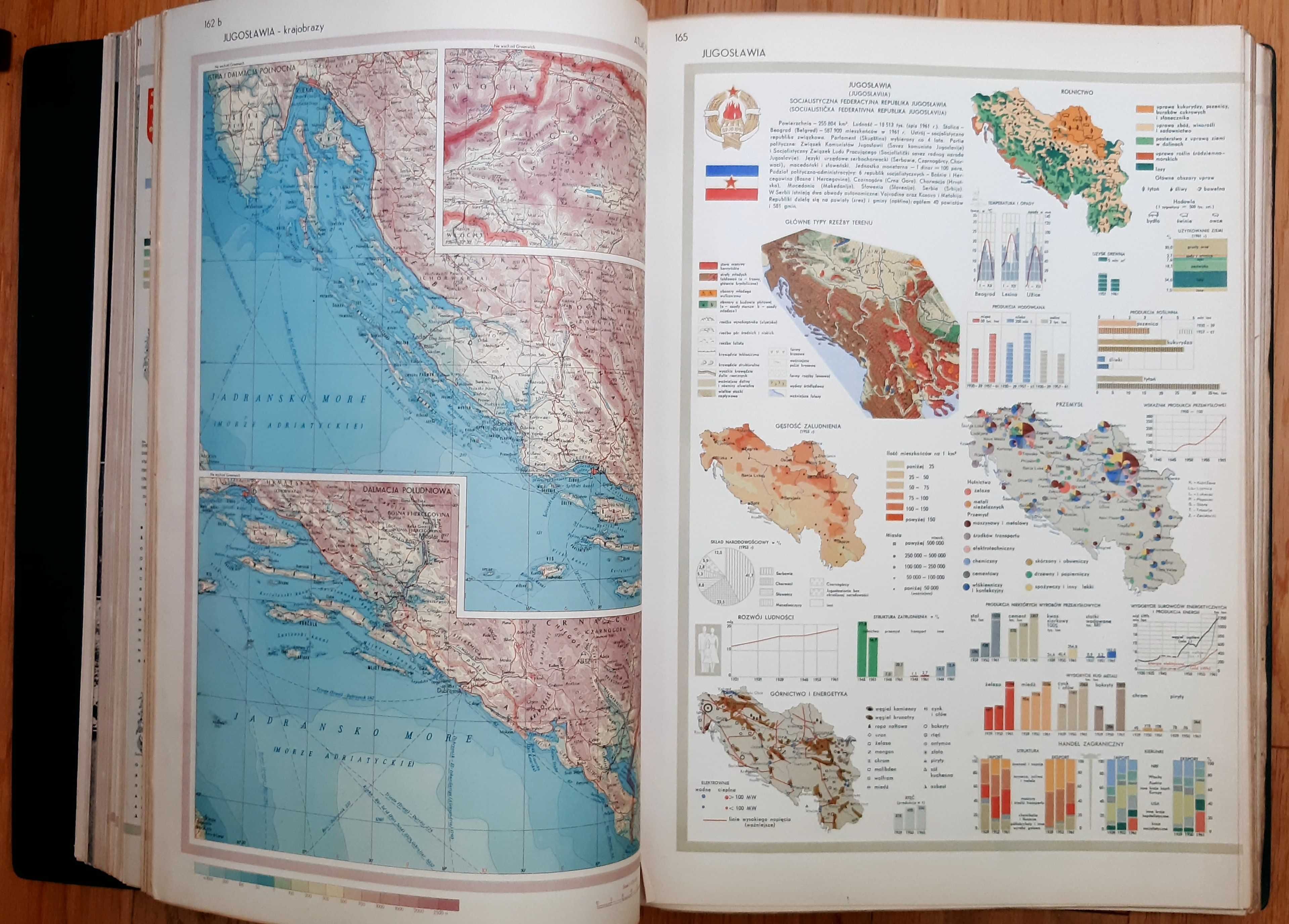 Atlas świata z 1962 r. stan bardzo dobry