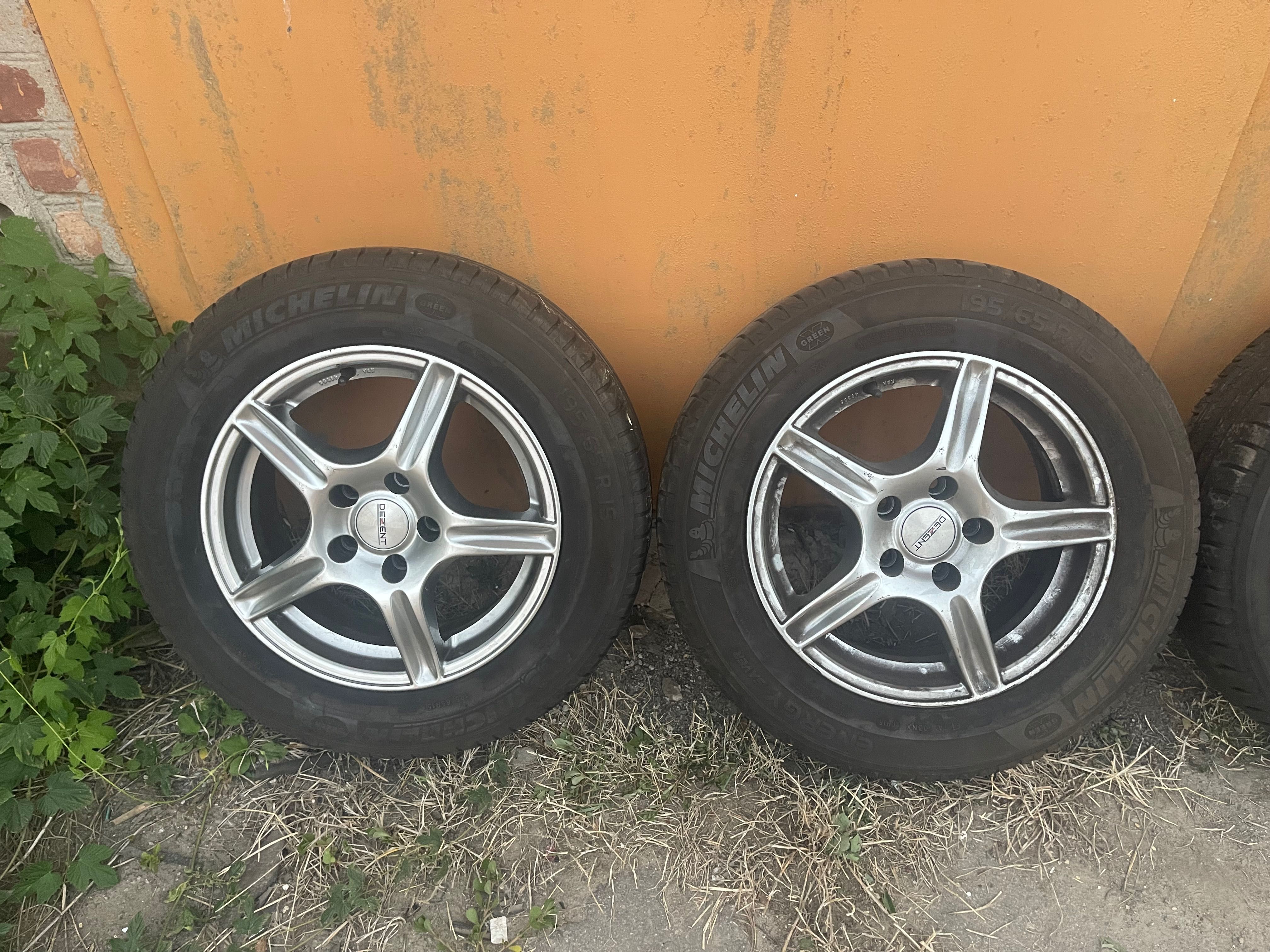 Диски Dezent 5x114.3 R15 В гарному стані