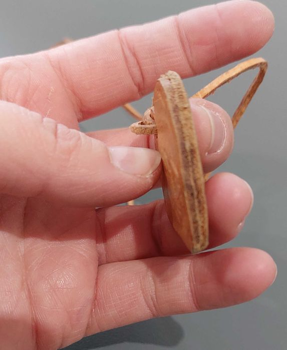 Szkaplerz Maryja ze skóry naszyjnik łańcuszek rzemyk