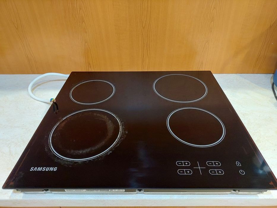 Індукційна плита Samsung
