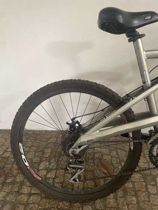 Bicicleta rockrider com suspensão total