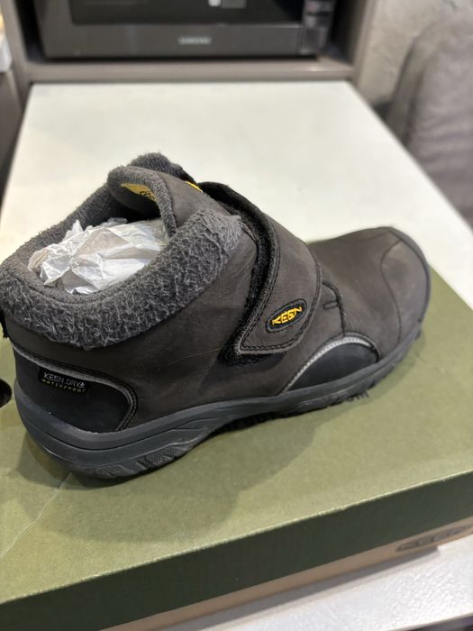 Продам черевики Keen