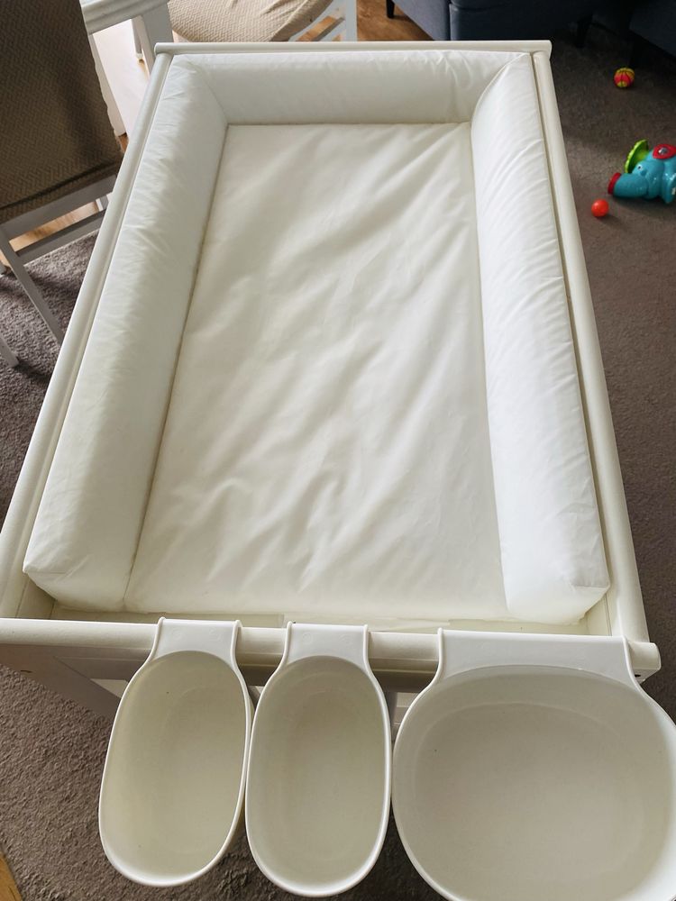 Biały drewniany przewijak Ikea Gulliver