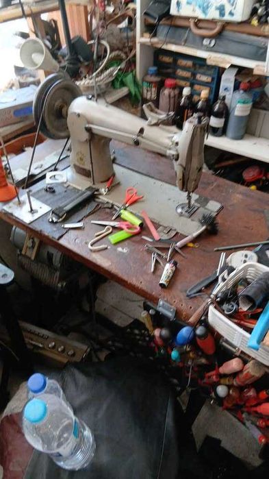 Vende-se ferramentas  e formas de sapateiro e maquinas de costura
