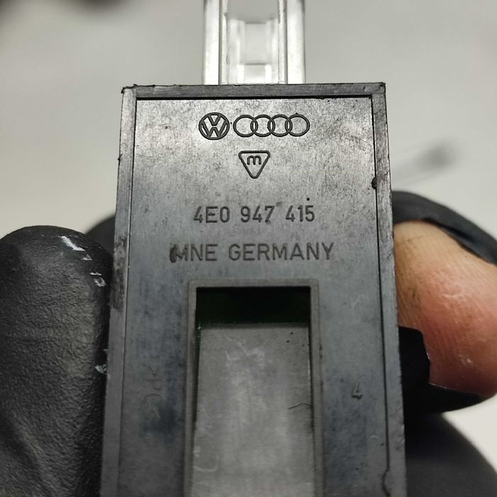 Lampka podświetlenia LED wnętrza Audi oryginał