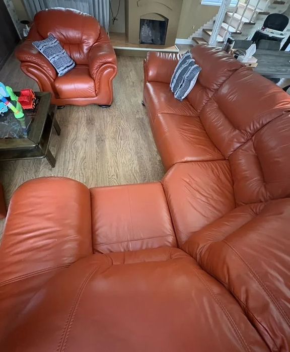 Продам угловой кожаный диван