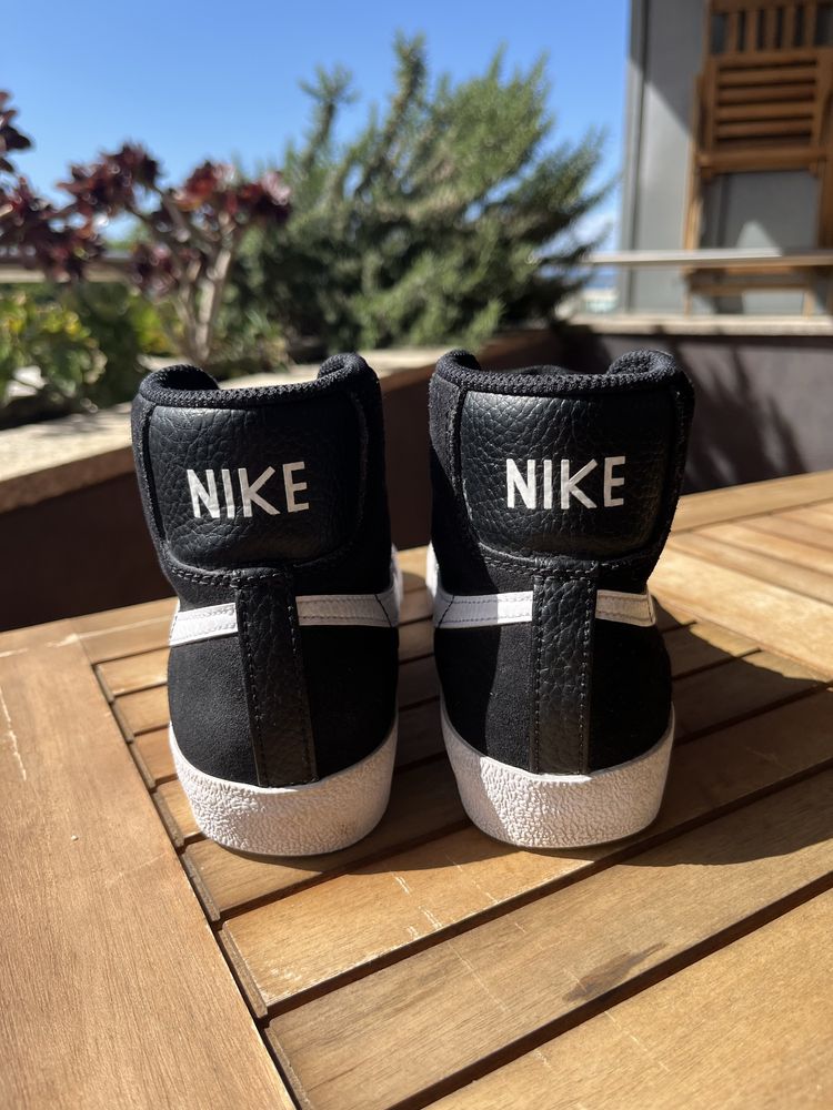 Sapatilhas Nike Blazer Mid 77 preto