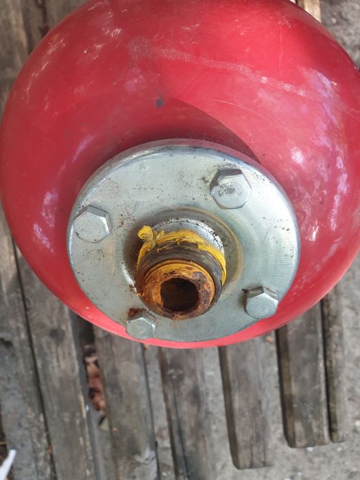 Гидробак/гидроаккамулятор для насосной станции на 8 литров