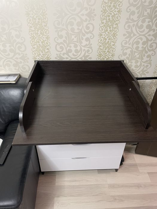 Комод. Комод з пеленальним столиком.