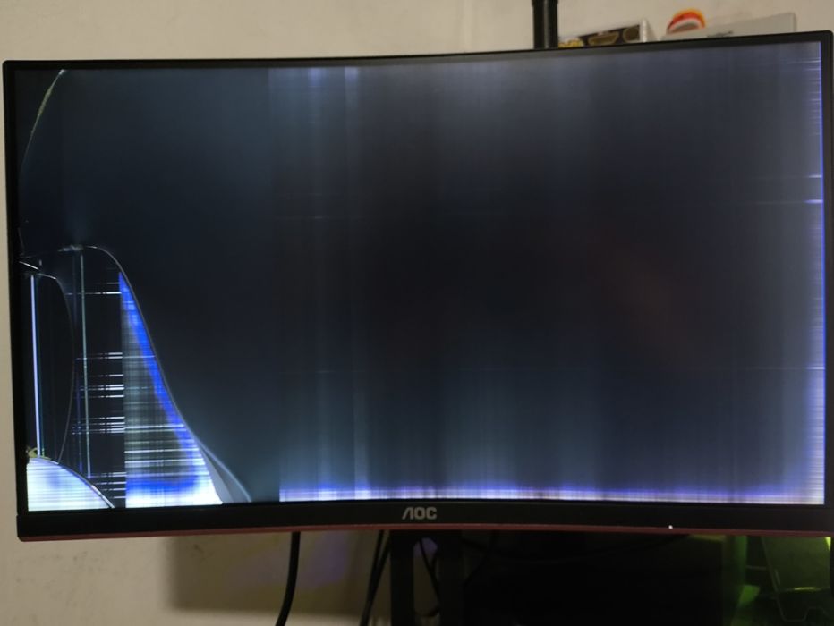 2 Monitores AOC Gamer para reaproveitamento de peças.