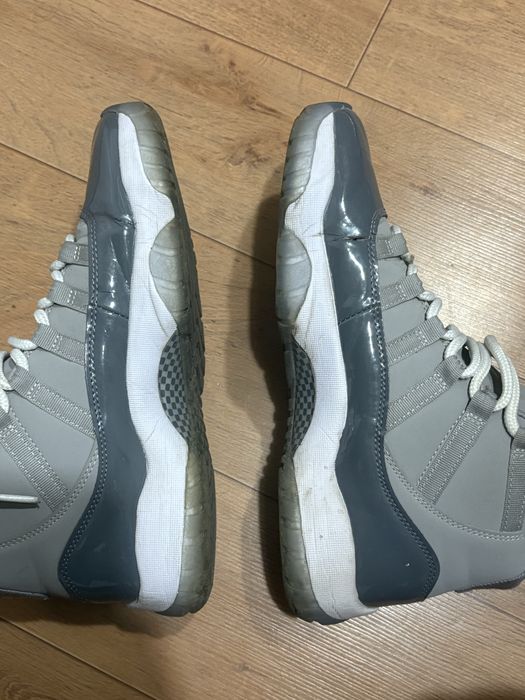 Air Jordan 11 grey