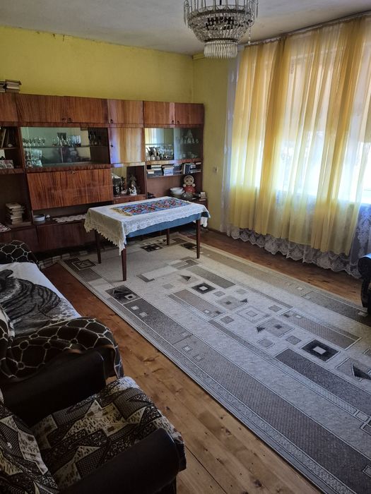 Продаж двохповерхового будинку Росвигово.