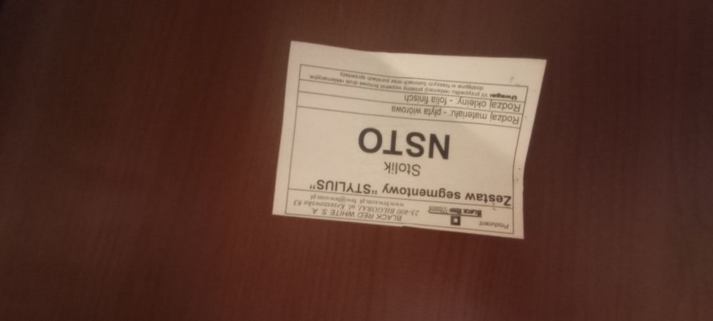 Stół rozkładany z kompletem krzeseł